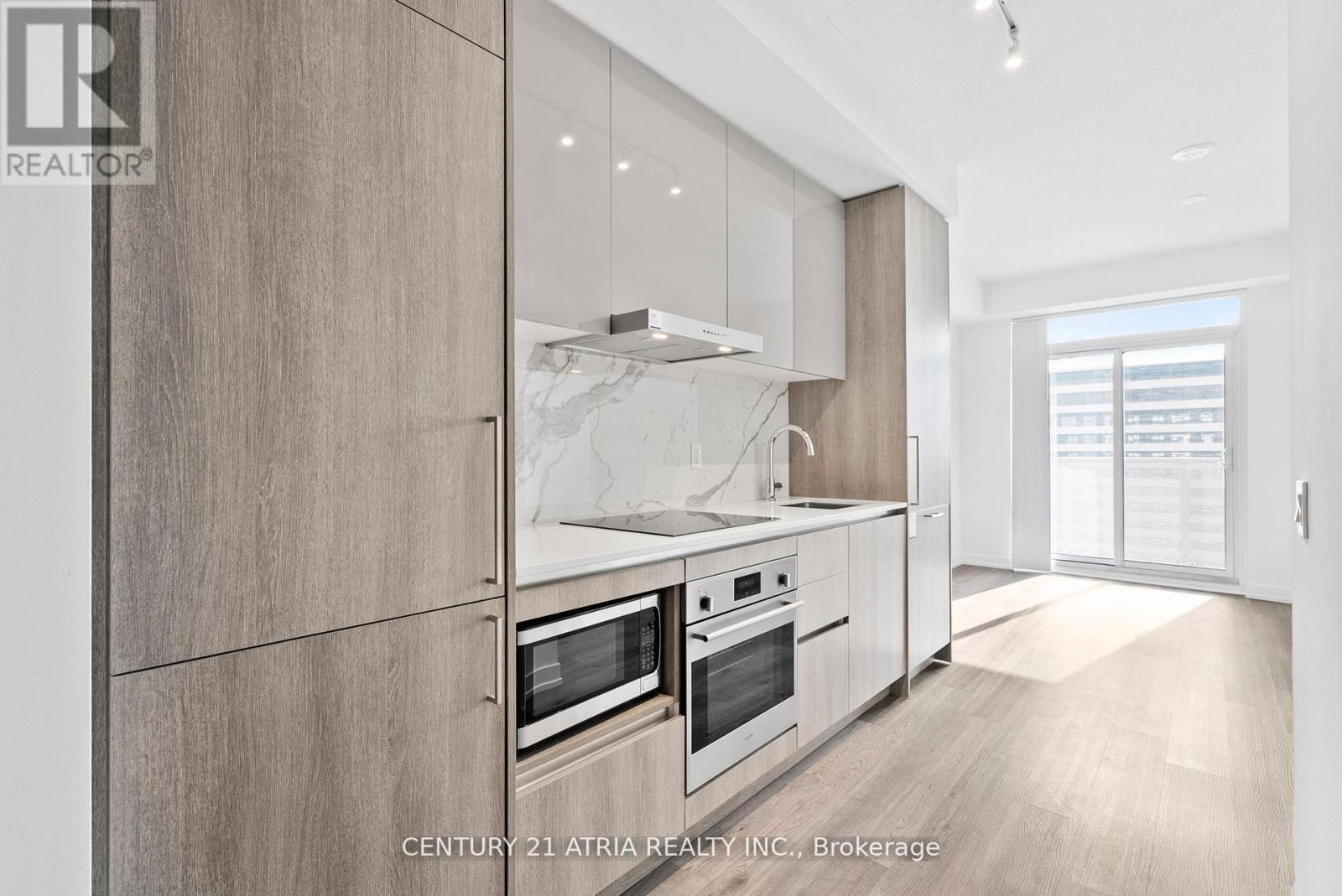 4702 - 195 Commerce Street, Vaughan, ON - Indoor Photo Showing Kitchen