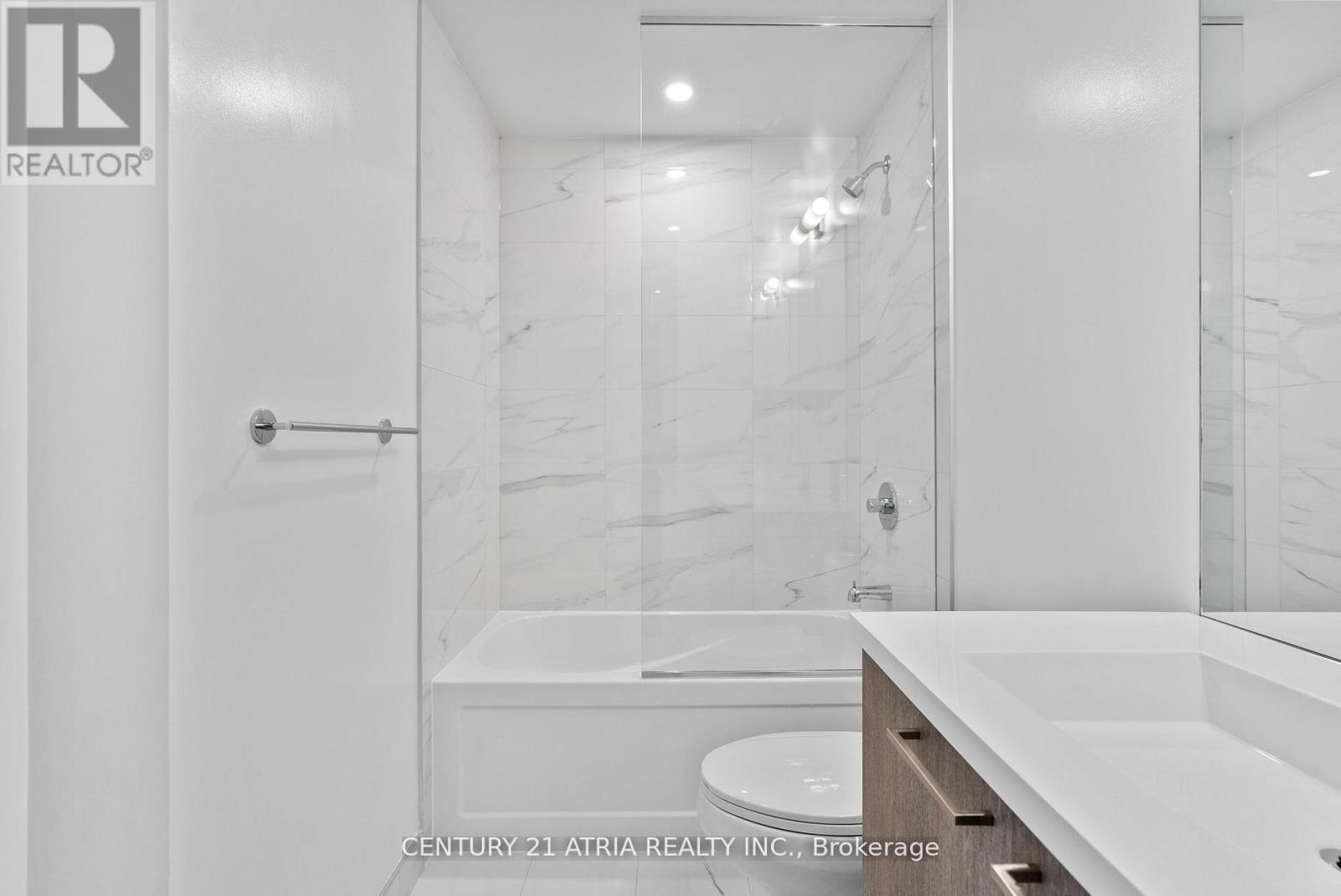 4702 - 195 Commerce Street, Vaughan, ON - Indoor Photo Showing Bathroom