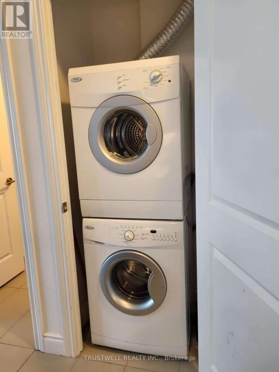 717 - 277 South Park Road, Markham, ON - Indoor Photo Showing Laundry Room