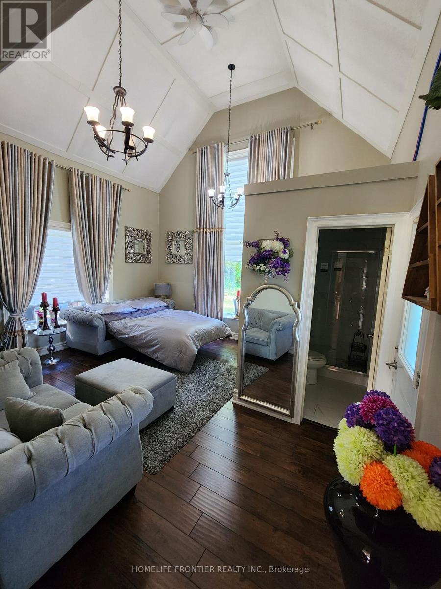 3 Mandalane Drive, King, ON - Indoor Photo Showing Bedroom