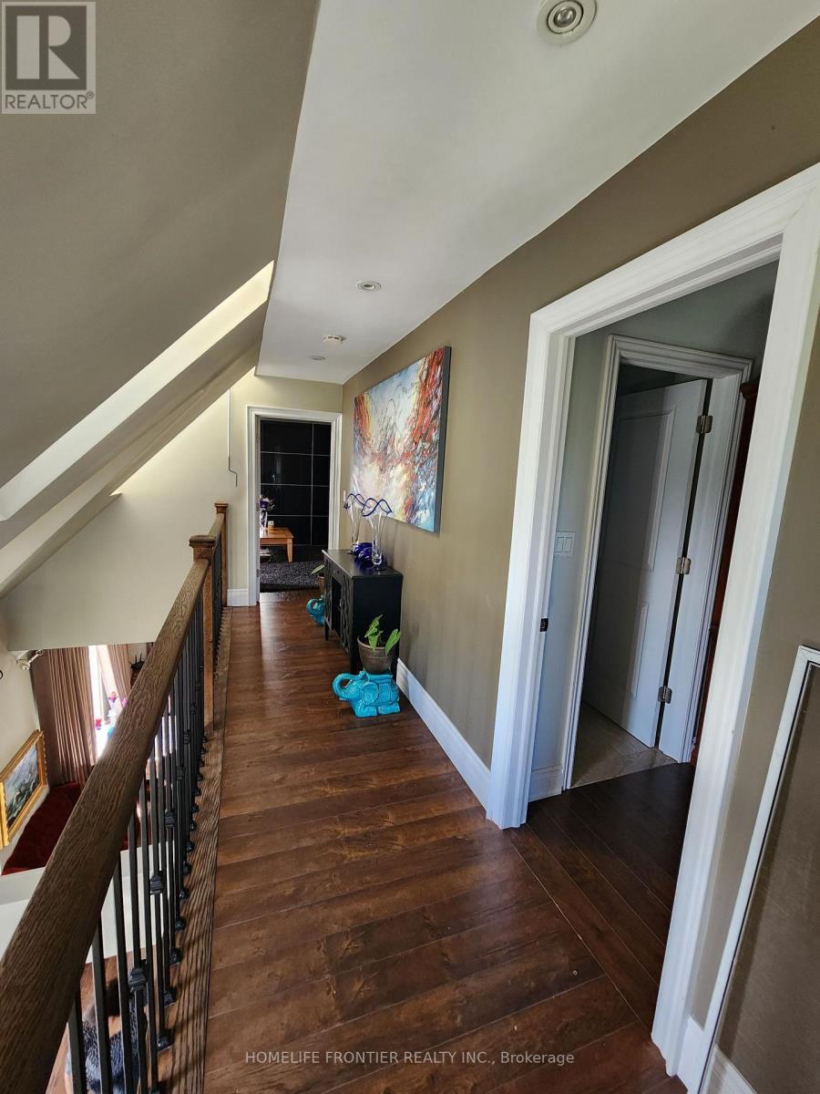 3 Mandalane Drive, King, ON - Indoor Photo Showing Other Room