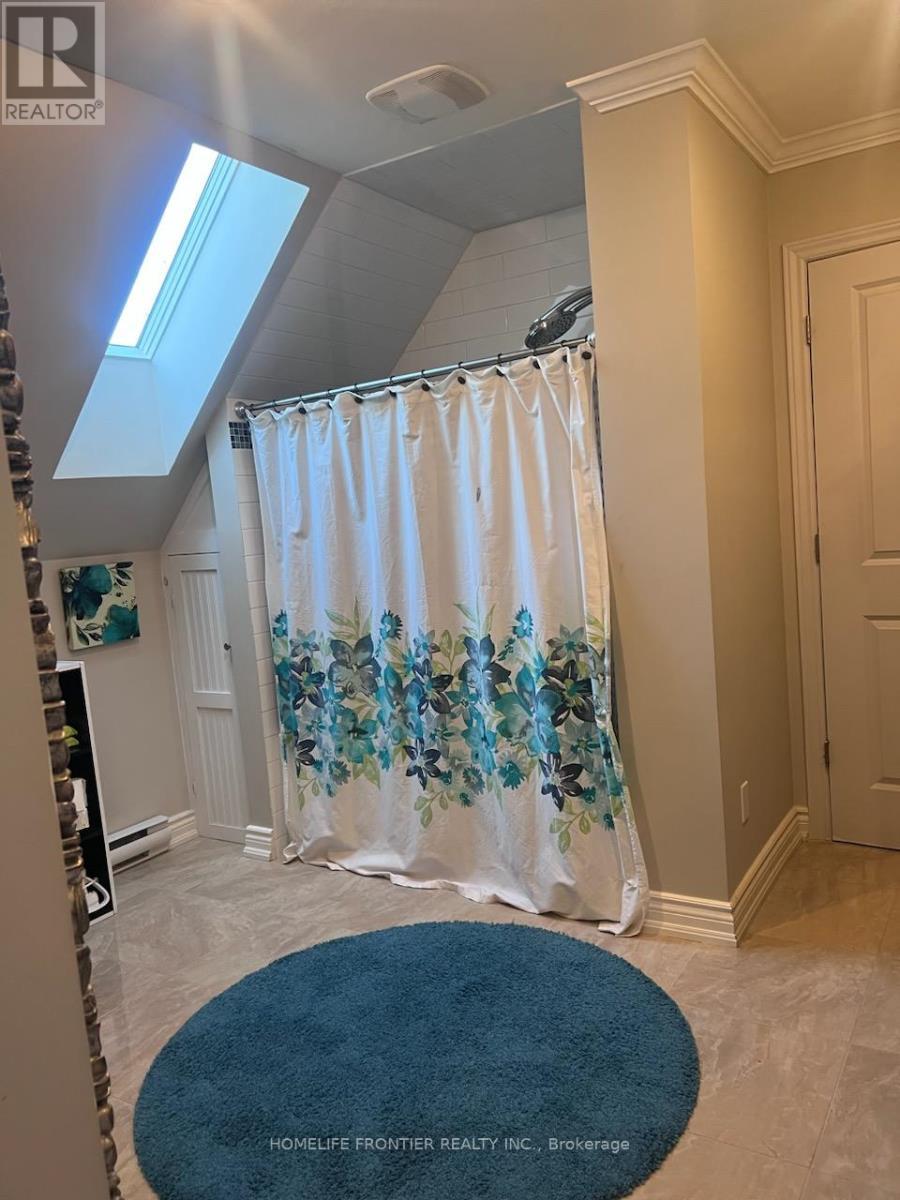 3 Mandalane Drive, King, ON - Indoor