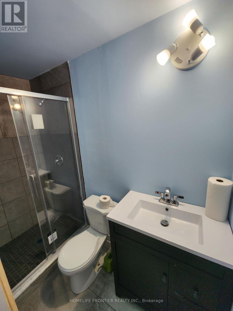 3 Mandalane Drive, King, ON - Indoor Photo Showing Bathroom