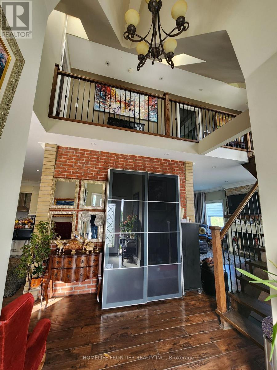 3 Mandalane Drive, King, ON - Indoor Photo Showing Other Room