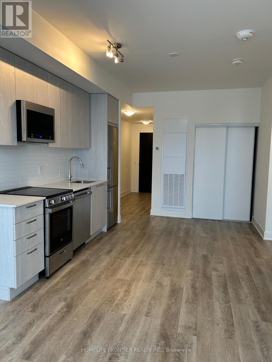 911 - 185 Deerfield Road, Newmarket, ON - Indoor Photo Showing Kitchen