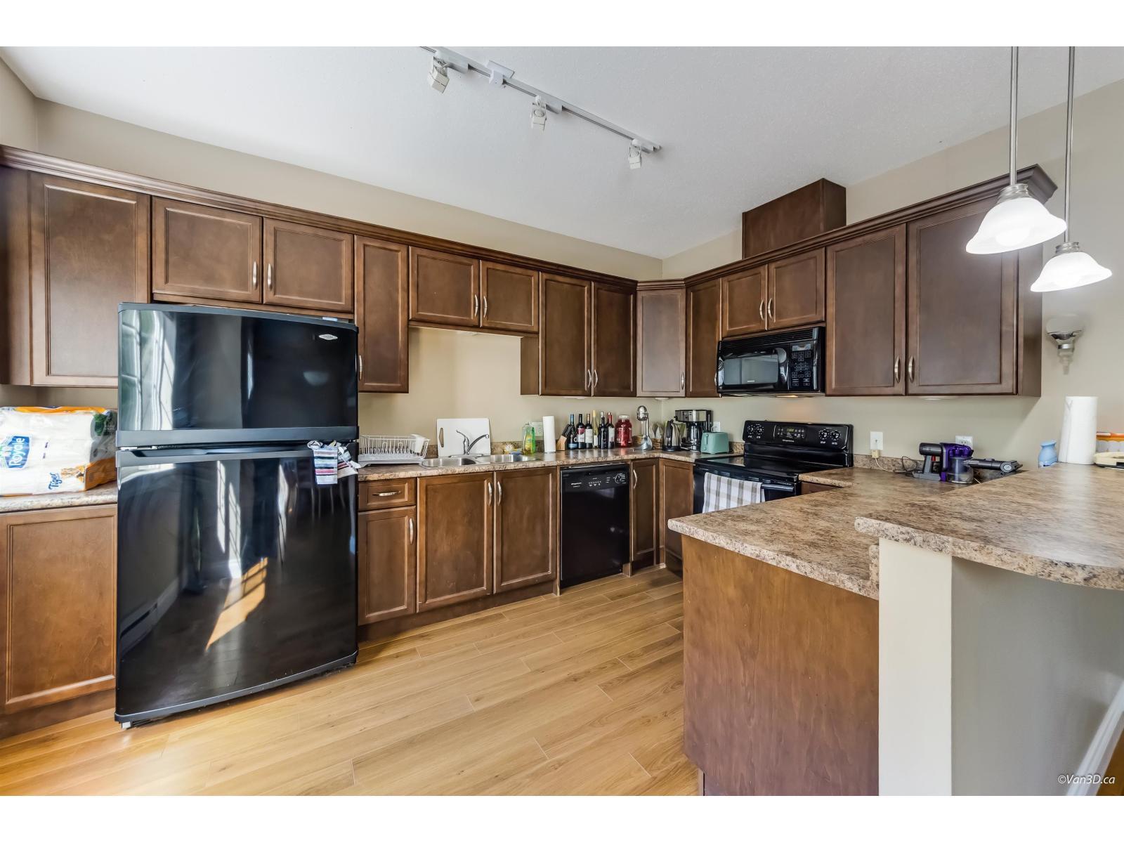 7 9140 Hazel Street|Chilliwack Proper East, Chilliwack, BC - Indoor Photo Showing Kitchen