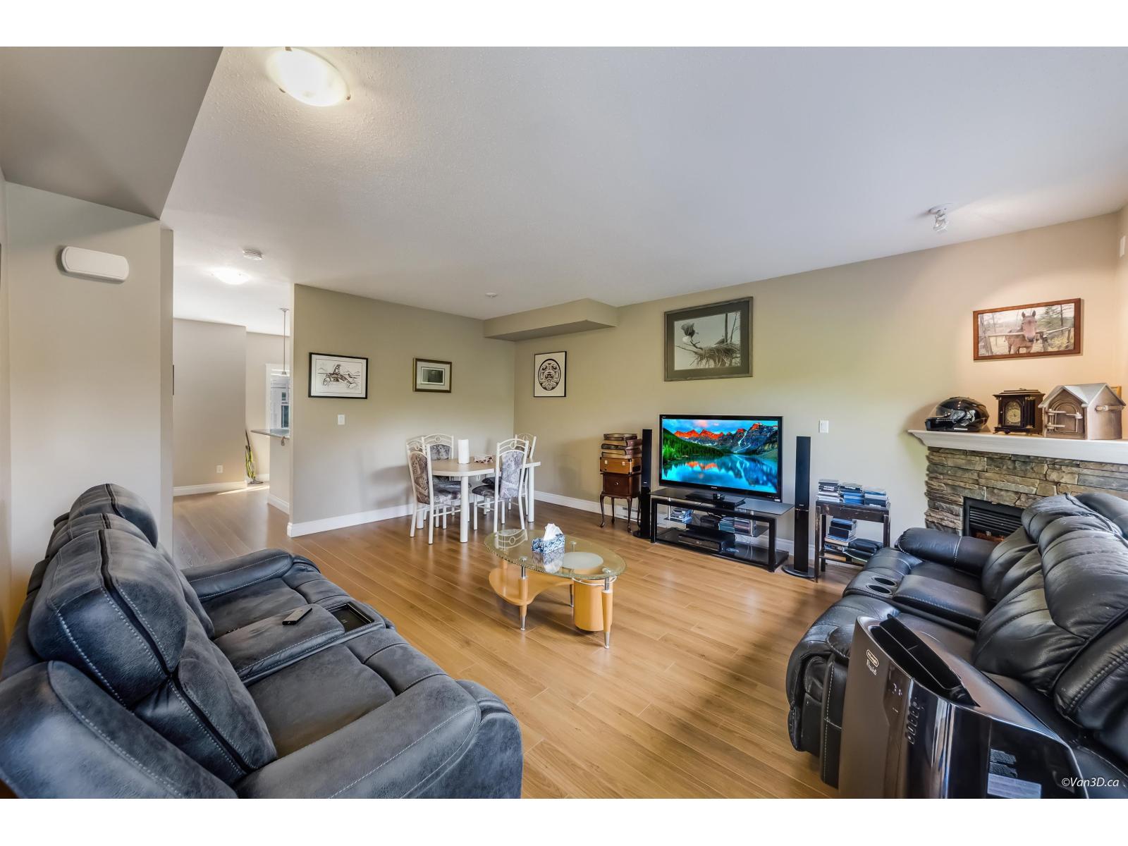 7 9140 Hazel Street|Chilliwack Proper East, Chilliwack, BC - Indoor Photo Showing Living Room