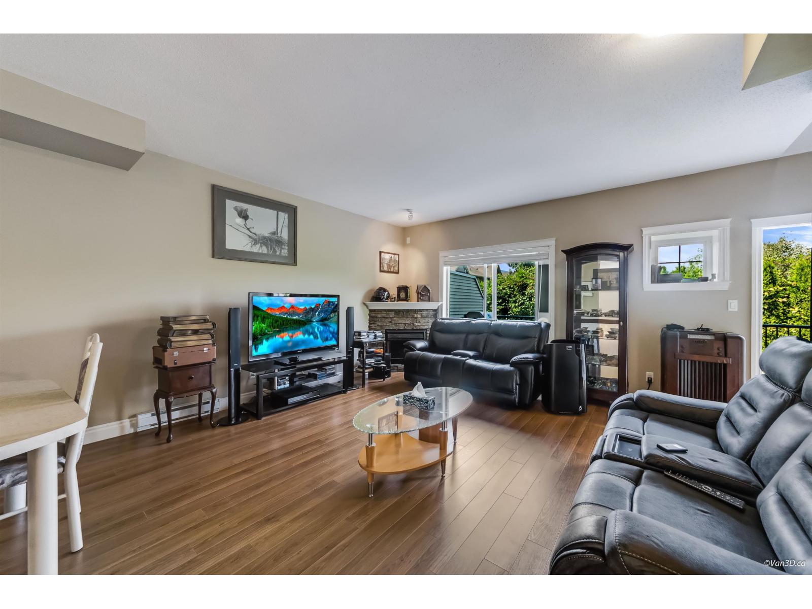 7 9140 Hazel Street|Chilliwack Proper East, Chilliwack, BC - Indoor Photo Showing Living Room