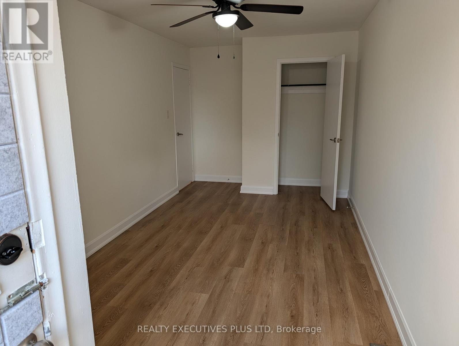 bedroom 2 - C - 286 Lakeshore Road E, Mississauga, ON