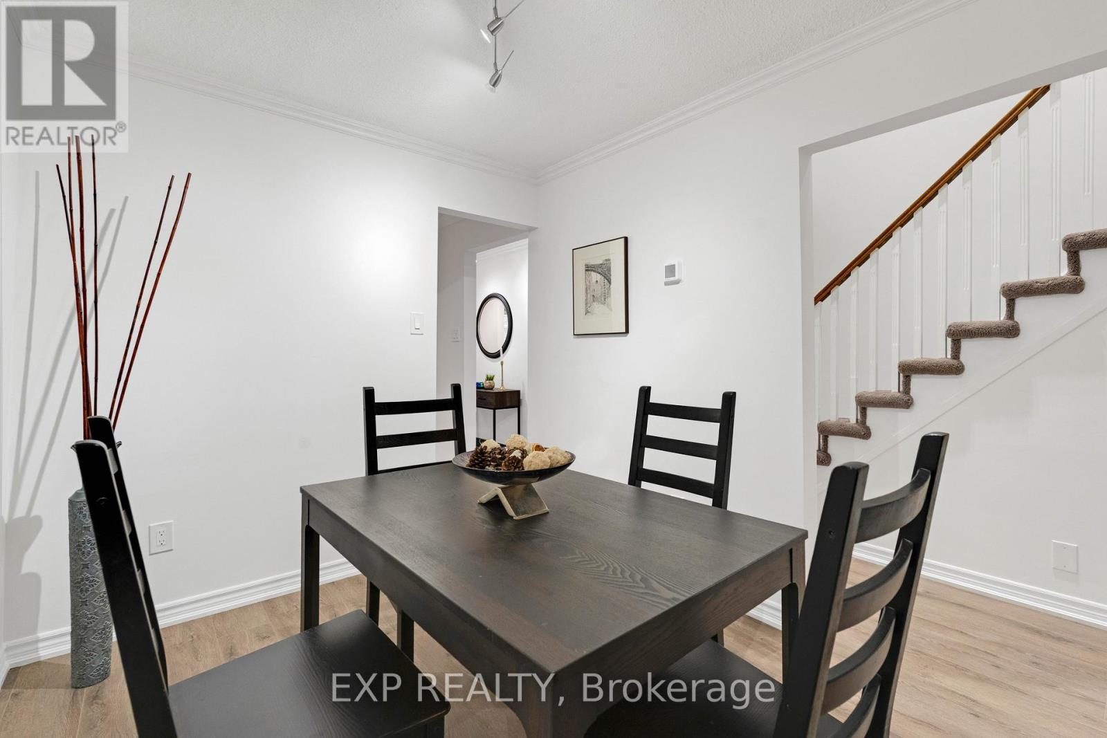 4208 Stonemason Crescent, Mississauga, ON - Indoor Photo Showing Dining Room