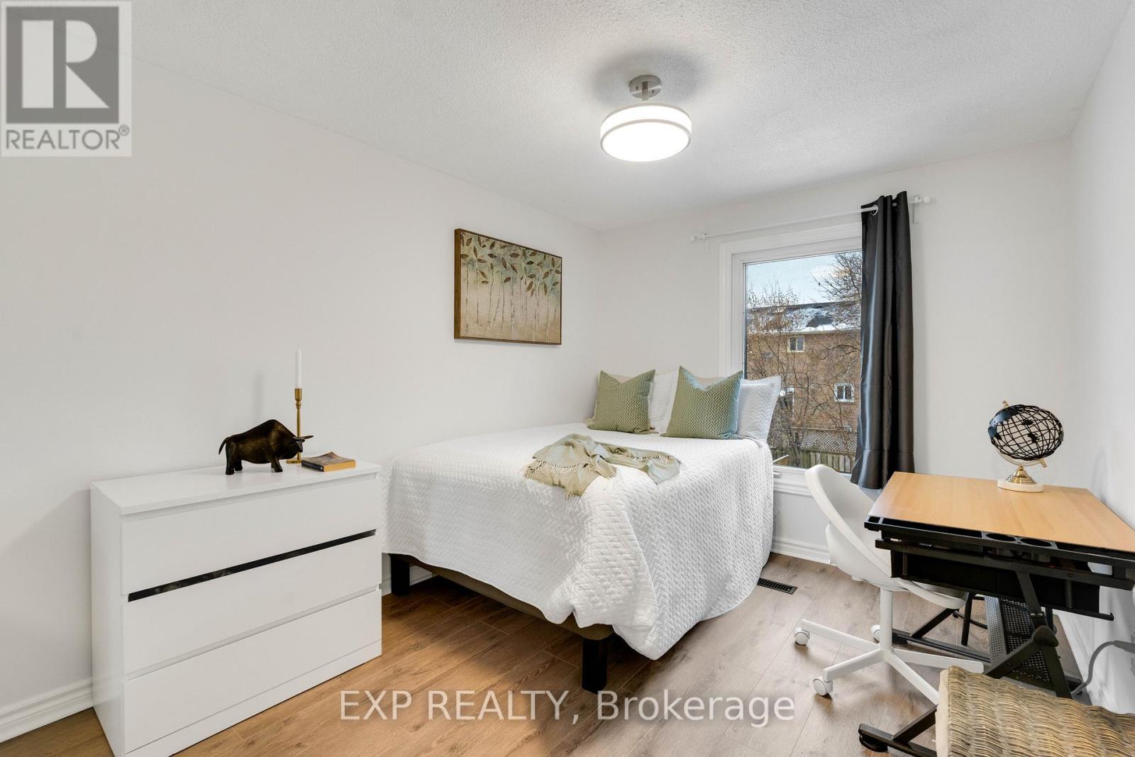 4208 Stonemason Crescent, Mississauga, ON - Indoor Photo Showing Bedroom