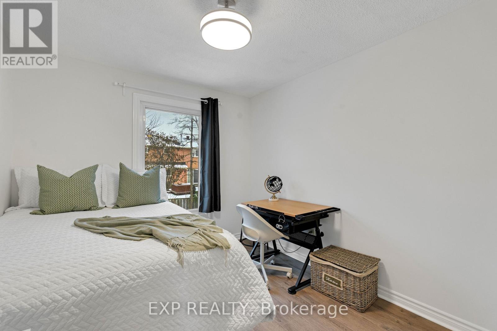 4208 Stonemason Crescent, Mississauga, ON - Indoor Photo Showing Bedroom