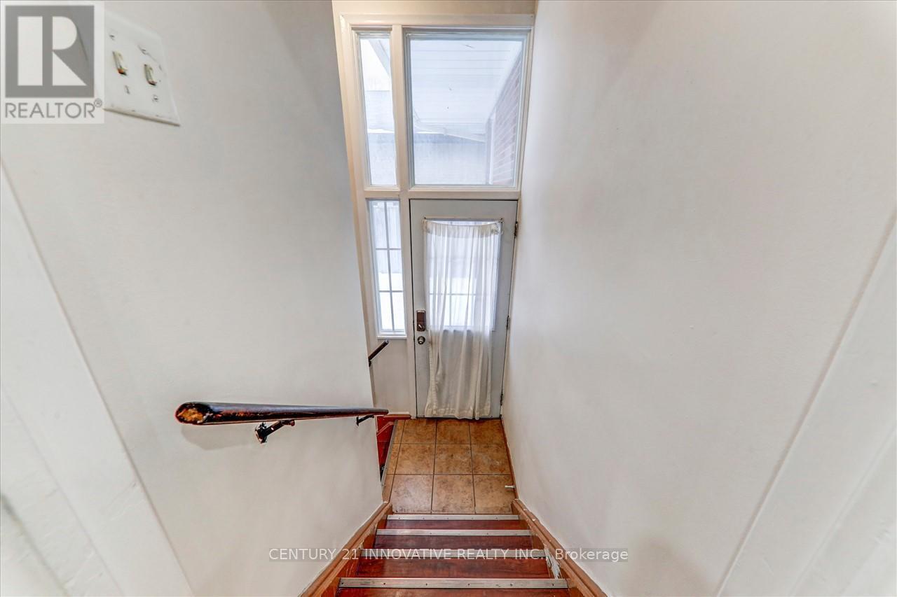 Main - 359 Rathburn Road, Toronto, ON - Indoor Photo Showing Other Room