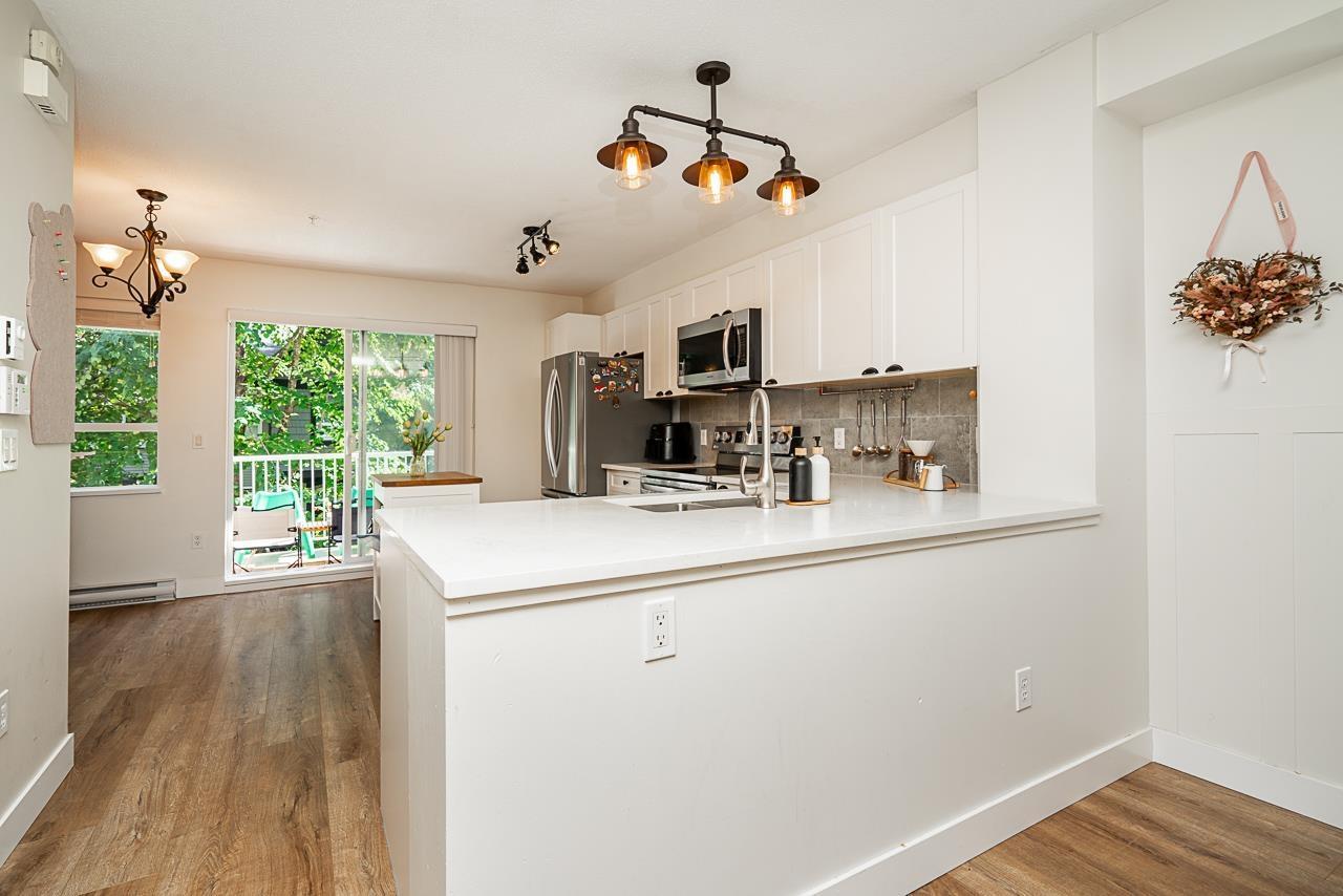 67 6747 203 Street, Langley, BC - Indoor Photo Showing Kitchen