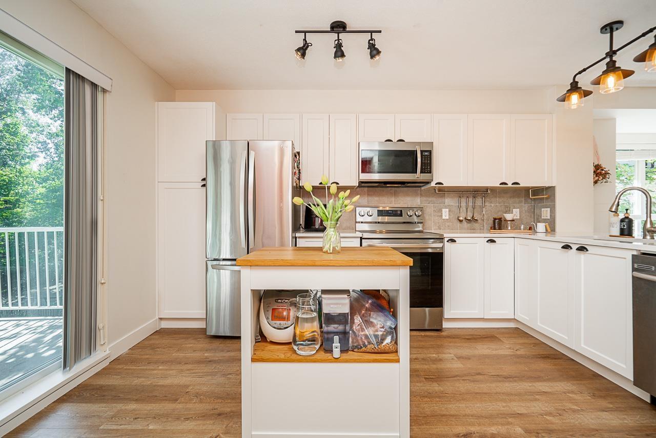 67 6747 203 Street, Langley, BC - Indoor Photo Showing Kitchen