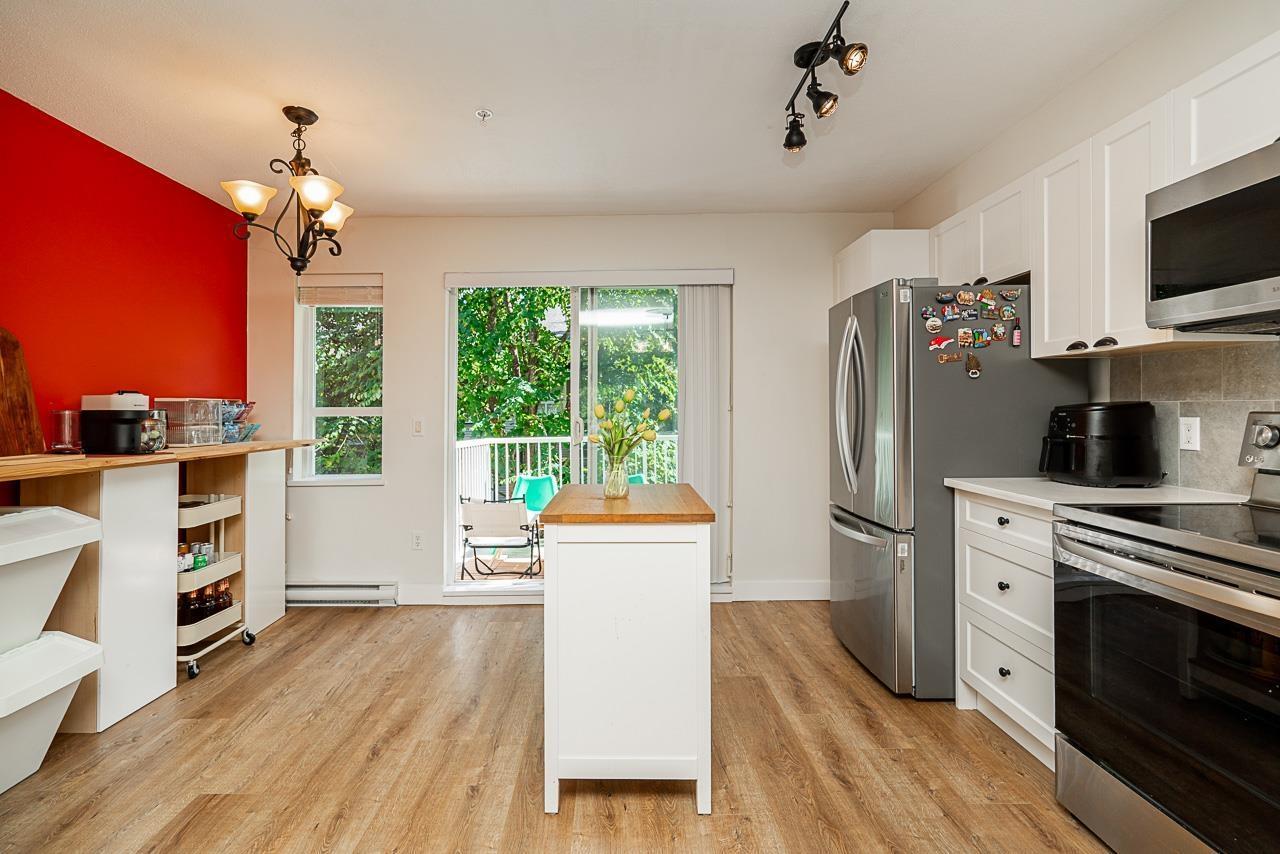 67 6747 203 Street, Langley, BC - Indoor Photo Showing Kitchen