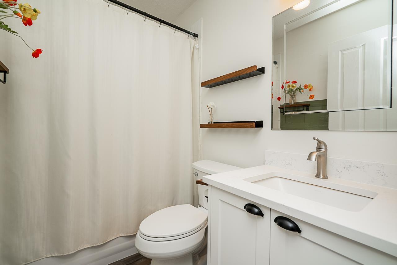 67 6747 203 Street, Langley, BC - Indoor Photo Showing Bathroom