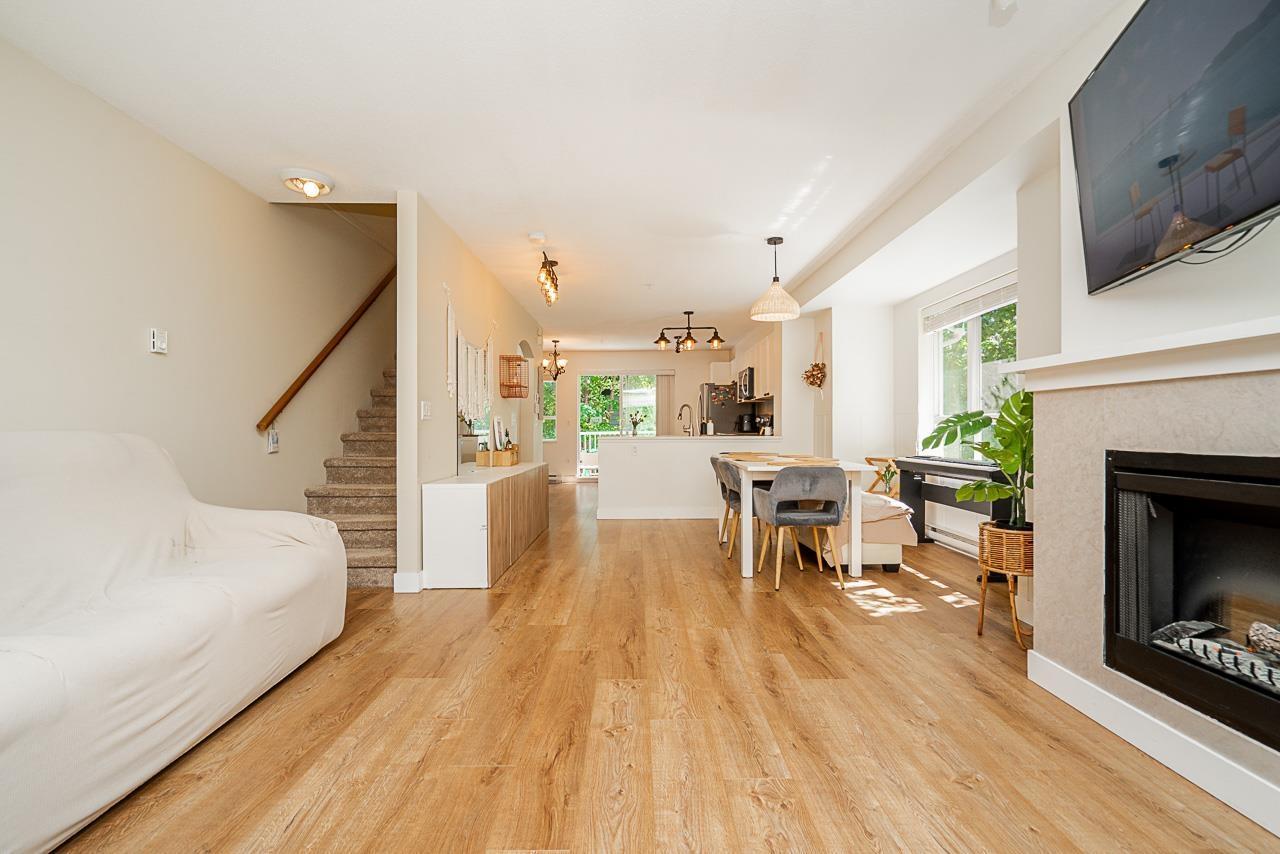 67 6747 203 Street, Langley, BC - Indoor Photo Showing Living Room With Fireplace