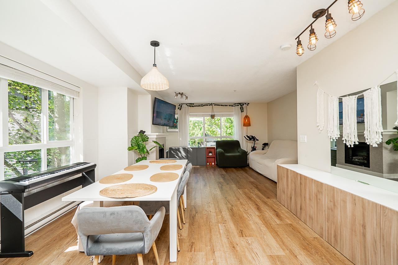 67 6747 203 Street, Langley, BC - Indoor Photo Showing Dining Room