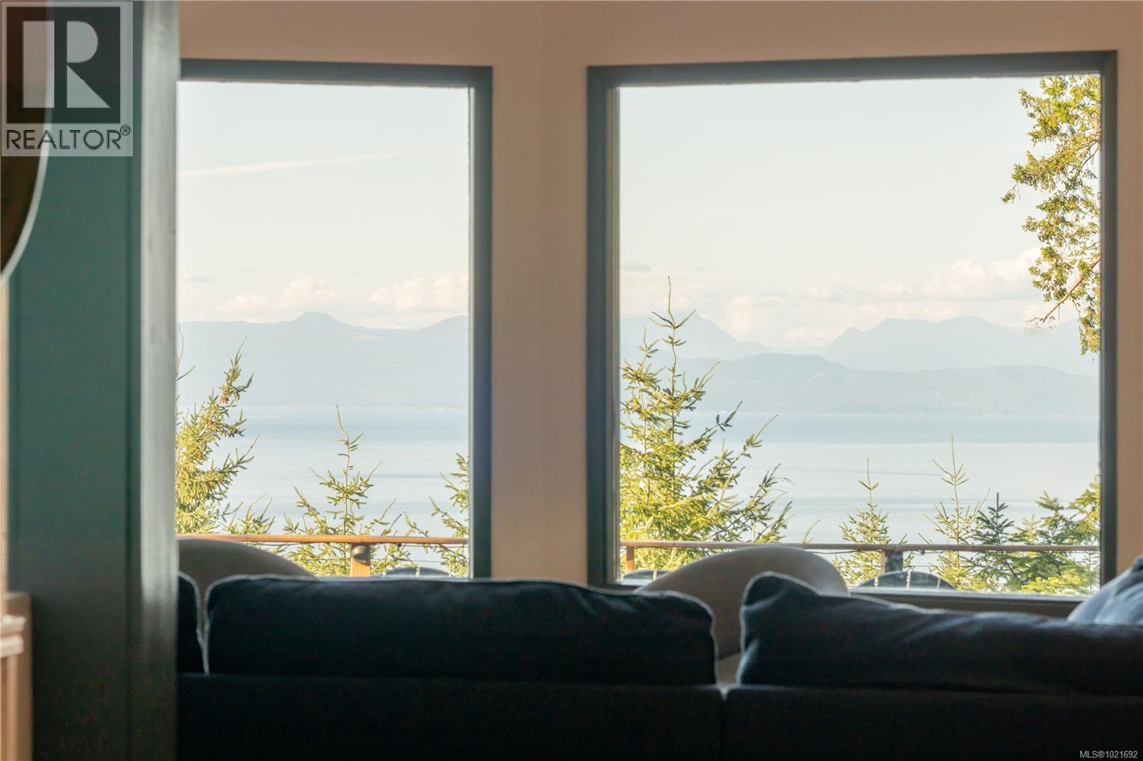 5030 Lost Lake Rd, Nanaimo, BC - Indoor