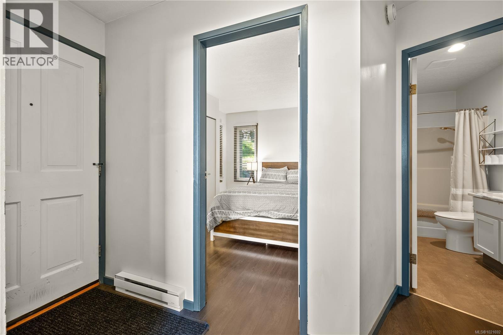 5030 Lost Lake Rd, Nanaimo, BC - Indoor