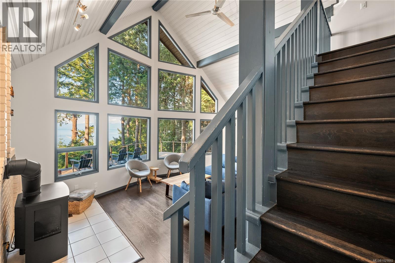 5030 Lost Lake Rd, Nanaimo, BC - Indoor Photo Showing Other Room