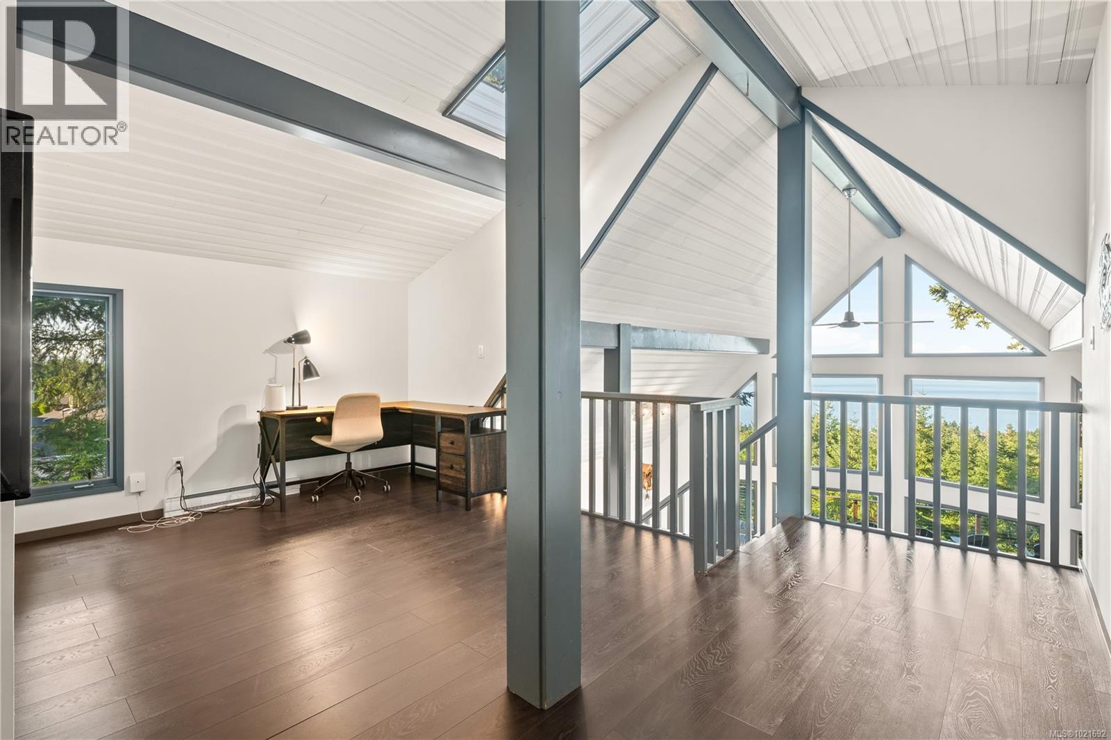 5030 Lost Lake Rd, Nanaimo, BC - Indoor Photo Showing Other Room