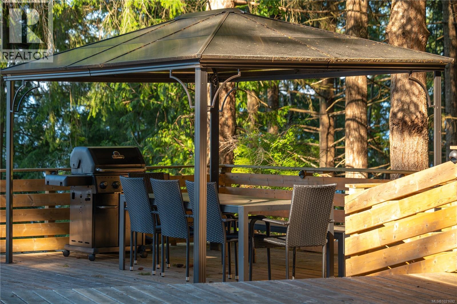 5030 Lost Lake Rd, Nanaimo, BC - Outdoor