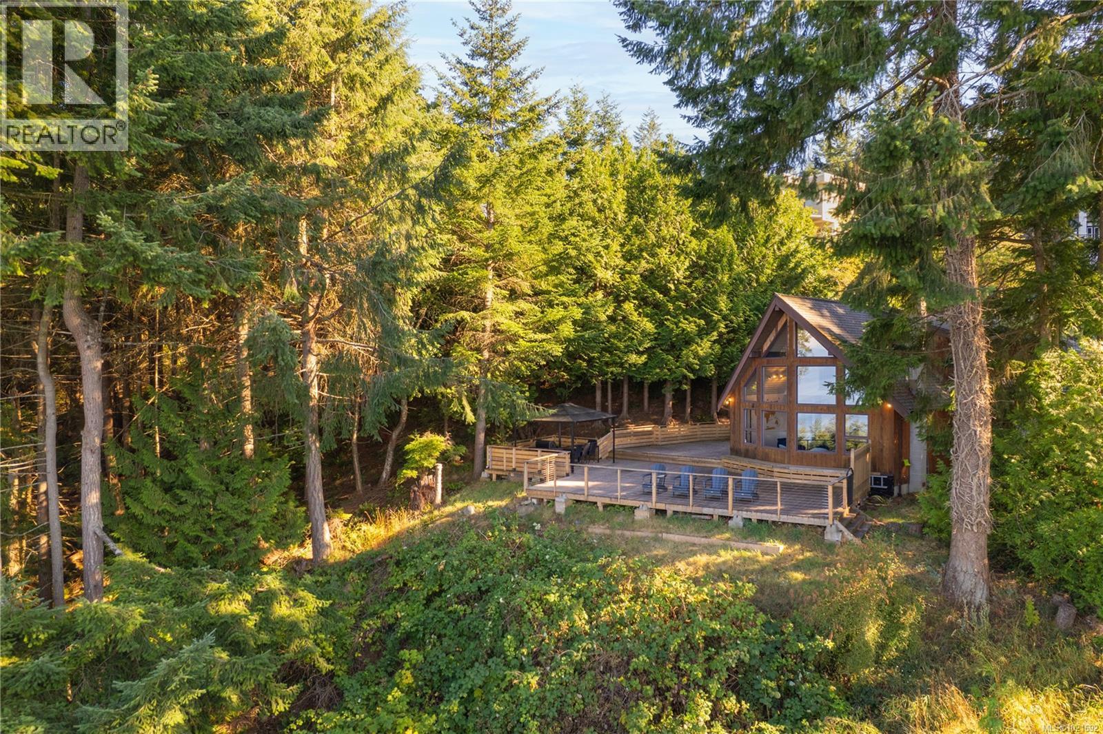 5030 Lost Lake Rd, Nanaimo, BC - Outdoor With Deck Patio Veranda
