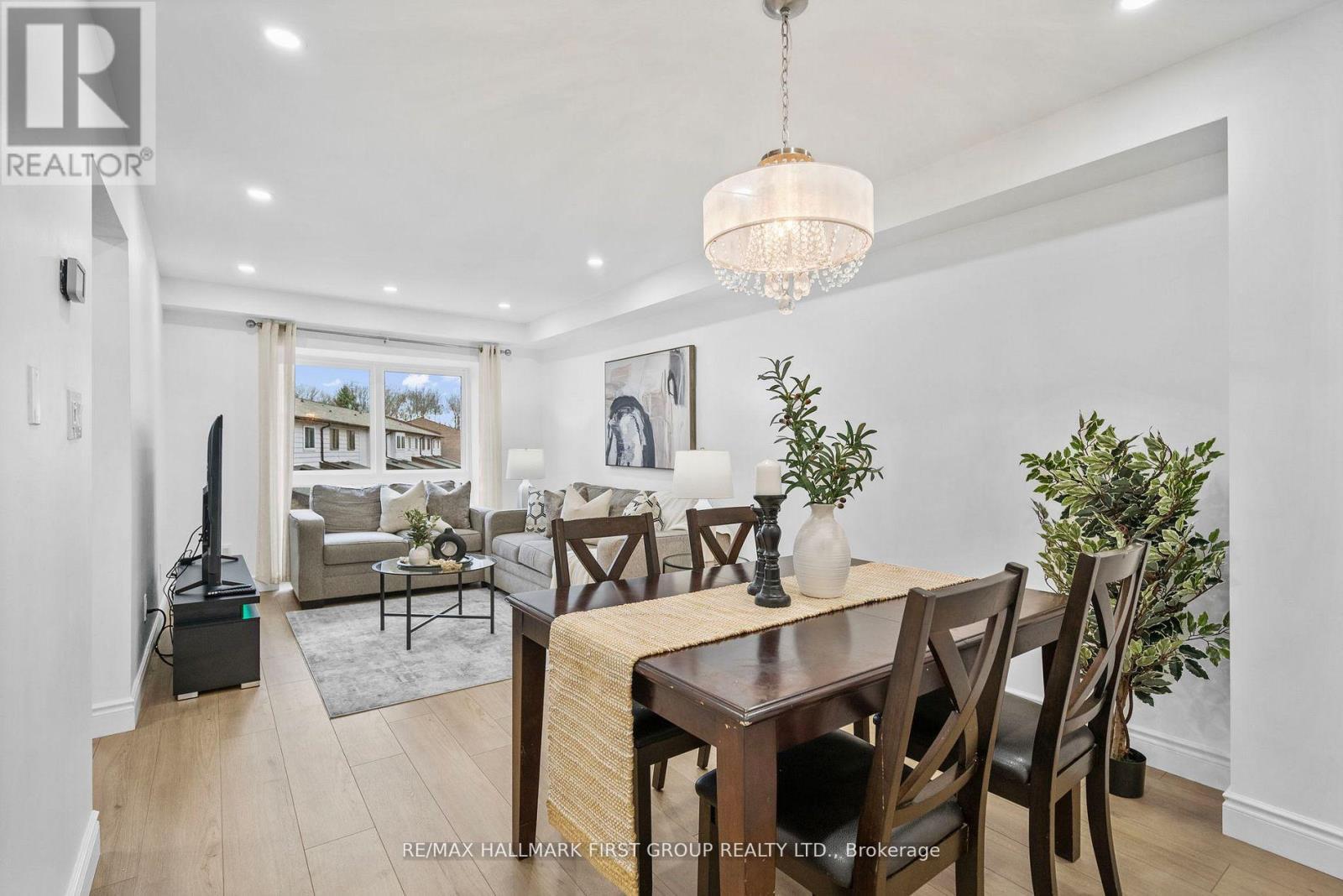 7 - 350 Camelot Court, Oshawa, ON - Indoor Photo Showing Other Room