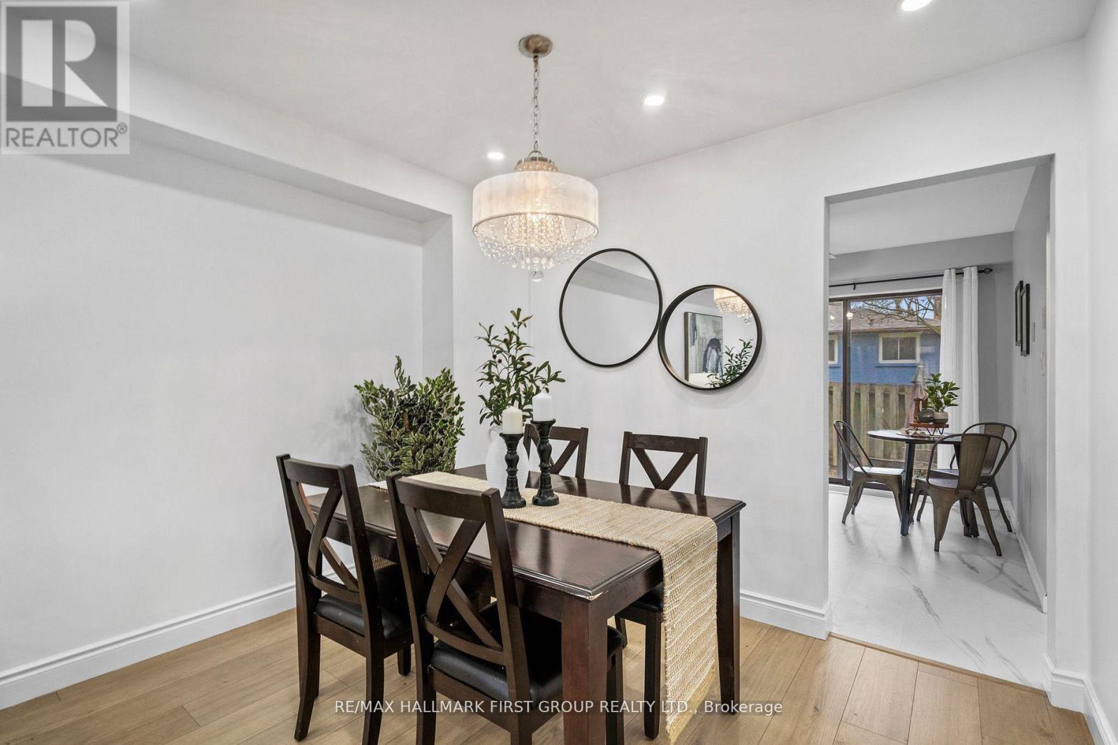 7 - 350 Camelot Court, Oshawa, ON - Indoor Photo Showing Dining Room