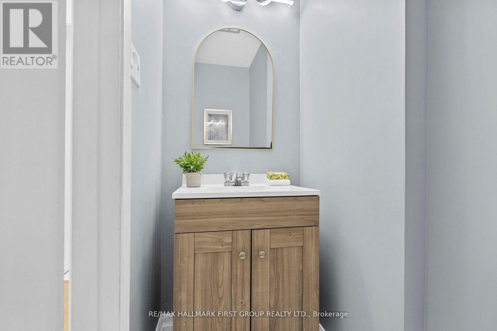 7 - 350 Camelot Court, Oshawa, ON - Indoor Photo Showing Bathroom