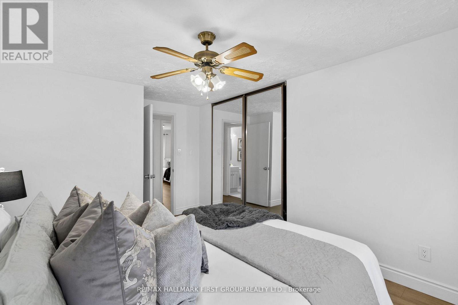 7 - 350 Camelot Court, Oshawa, ON - Indoor Photo Showing Bedroom