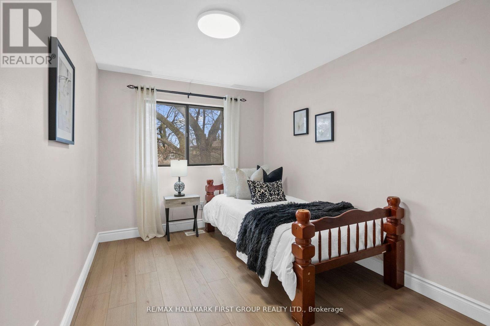 7 - 350 Camelot Court, Oshawa, ON - Indoor Photo Showing Bedroom
