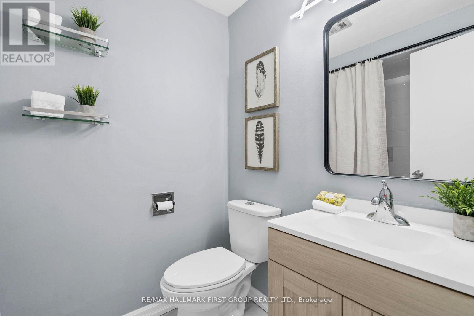 7 - 350 Camelot Court, Oshawa, ON - Indoor Photo Showing Bathroom