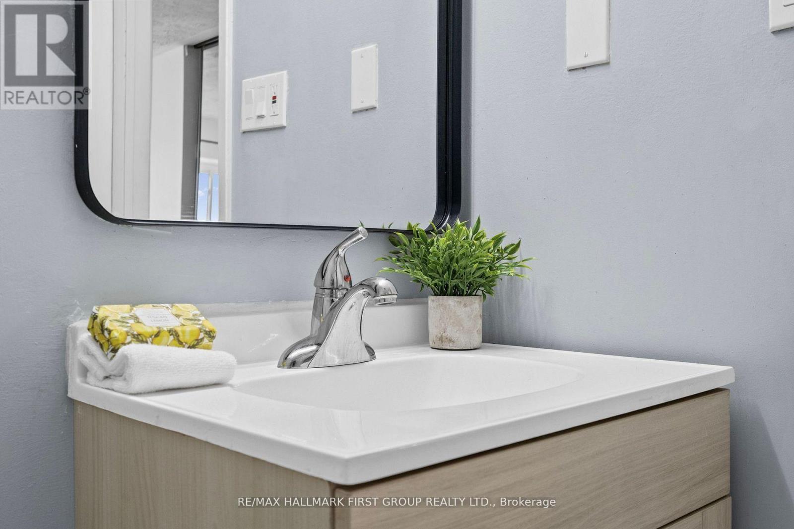 7 - 350 Camelot Court, Oshawa, ON - Indoor Photo Showing Other Room