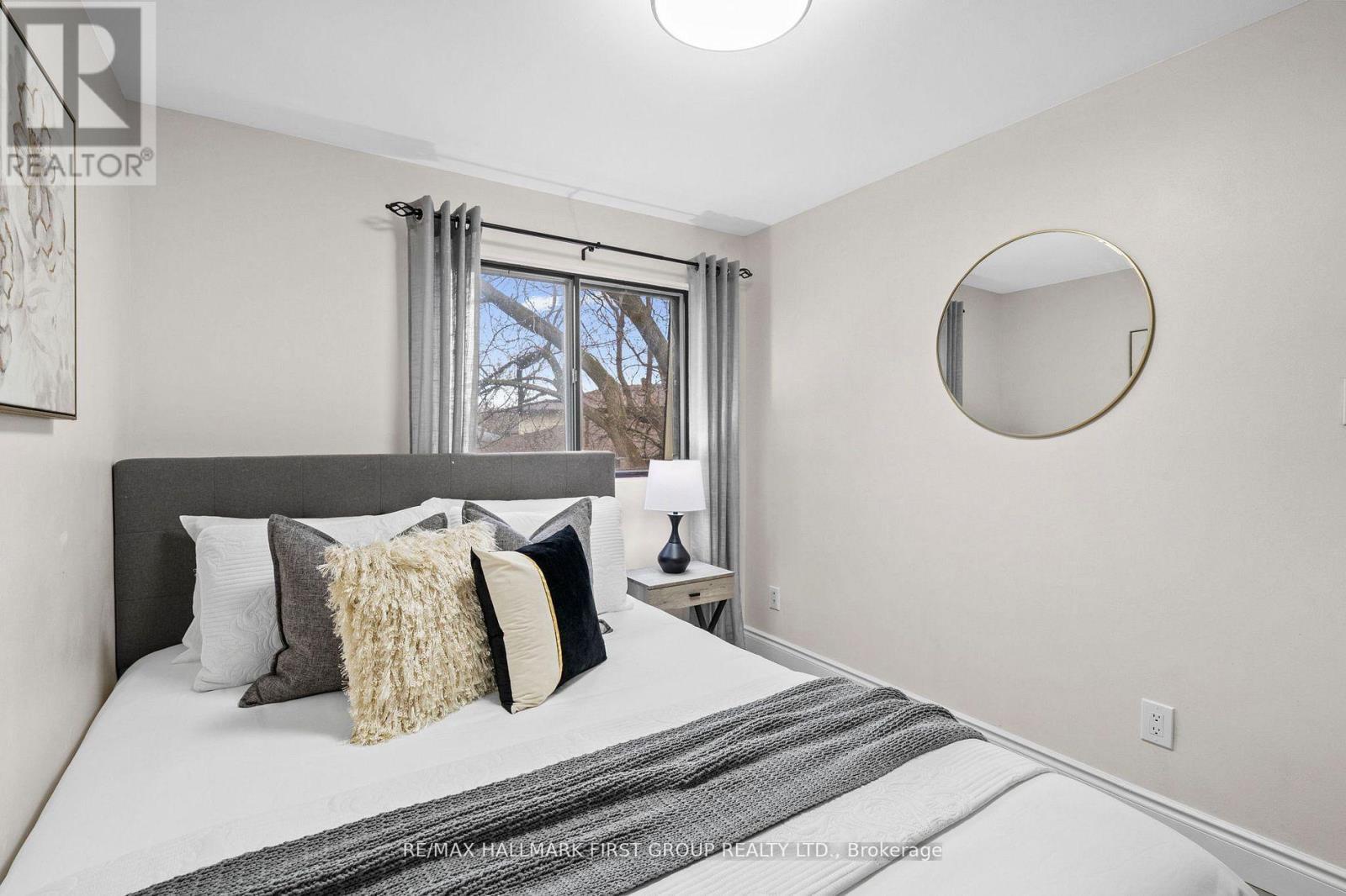 7 - 350 Camelot Court, Oshawa, ON - Indoor Photo Showing Bedroom