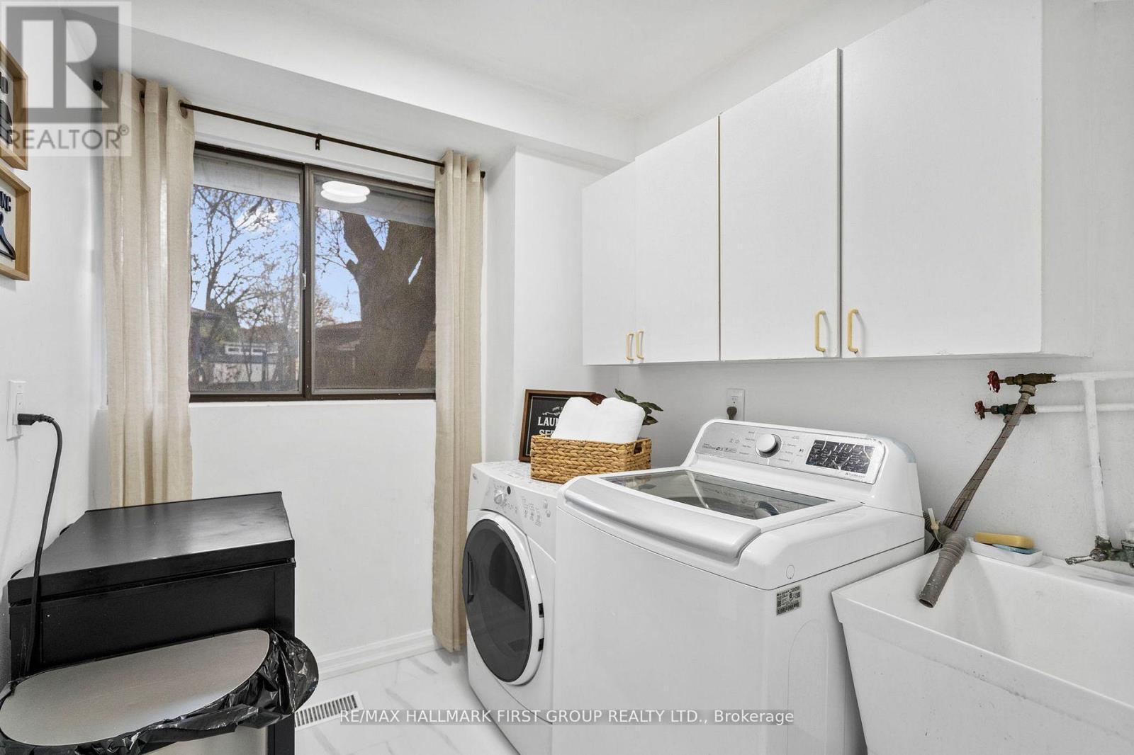 7 - 350 Camelot Court, Oshawa, ON - Indoor Photo Showing Laundry Room