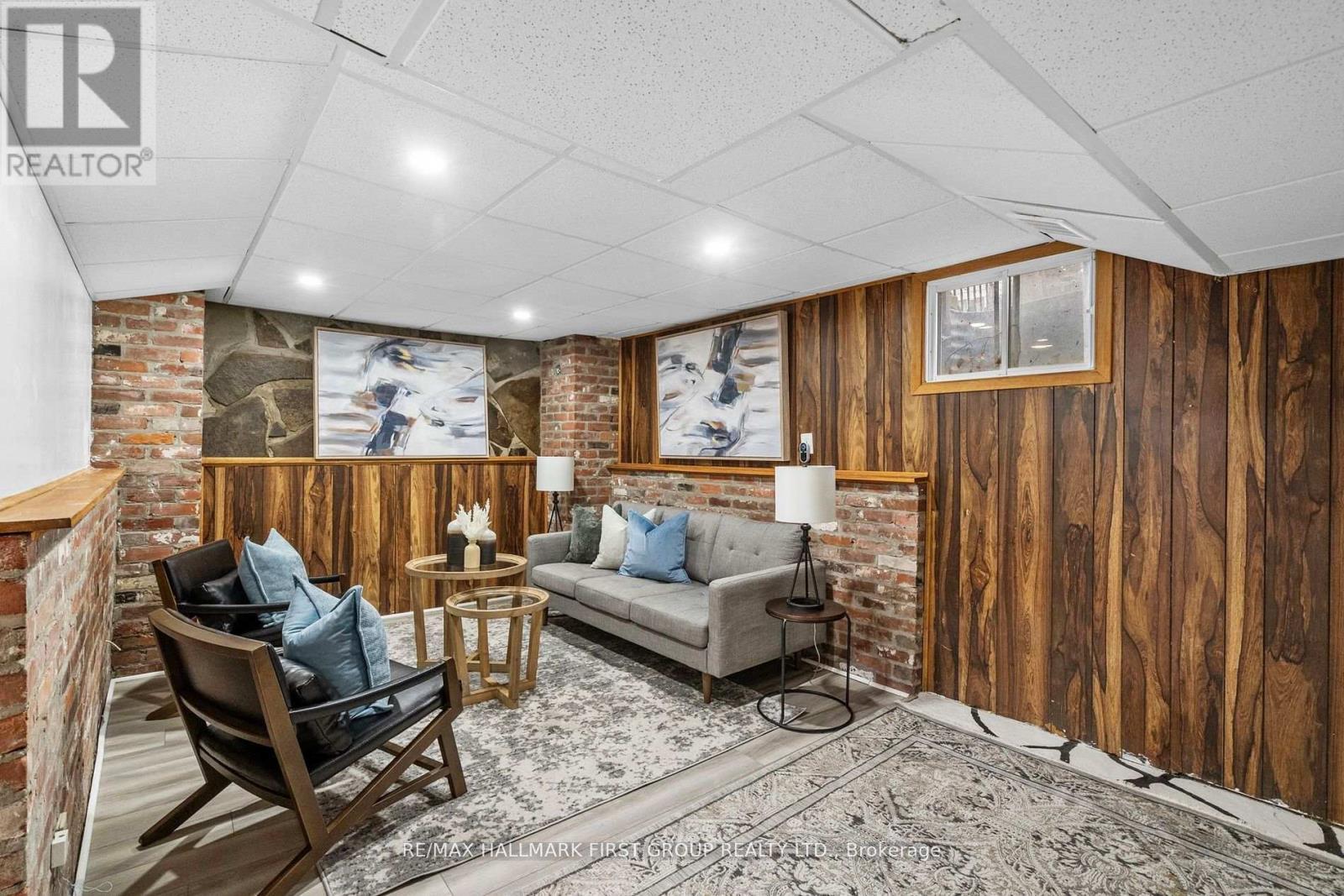 7 - 350 Camelot Court, Oshawa, ON - Indoor