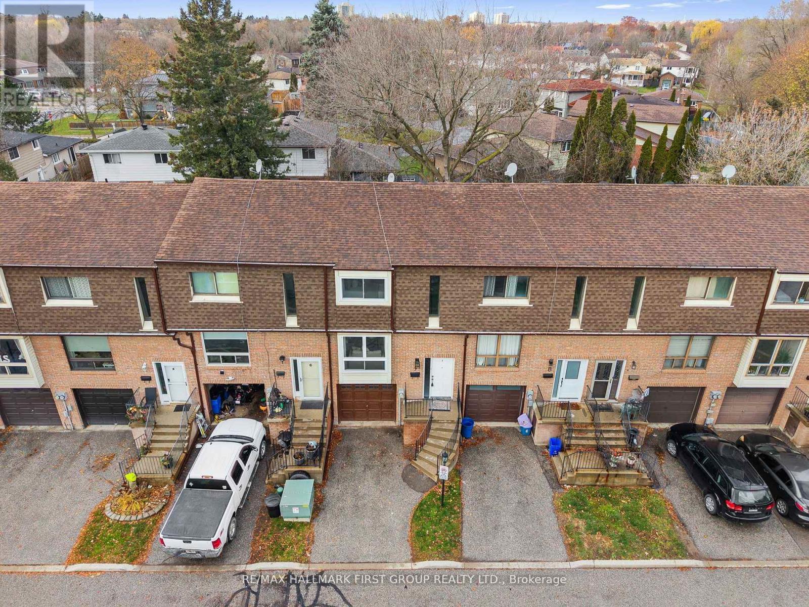 7 - 350 Camelot Court, Oshawa, ON - Outdoor