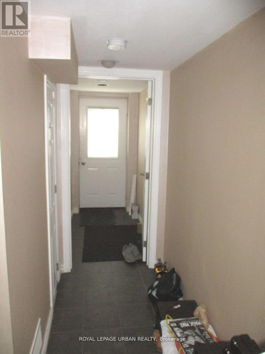 B - 89 Squires Avenue, Toronto, ON - Indoor Photo Showing Other Room