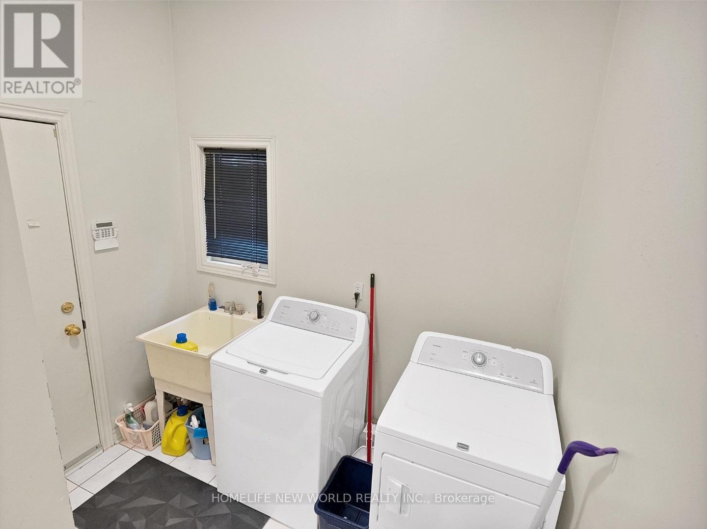 Main - 42 Cedarhurst Drive, Richmond Hill, ON - Indoor Photo Showing Laundry Room