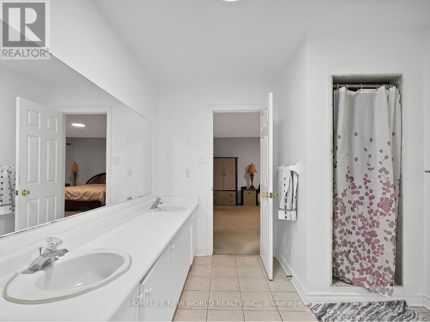 Main - 42 Cedarhurst Drive, Richmond Hill, ON - Indoor Photo Showing Bathroom