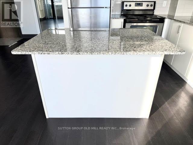 510 - 2900 Highway 7, Vaughan, ON - Indoor Photo Showing Kitchen With Upgraded Kitchen