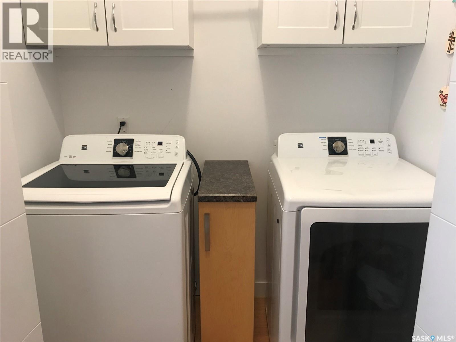 857 Madsen Place, Prince Albert, SK - Indoor Photo Showing Laundry Room