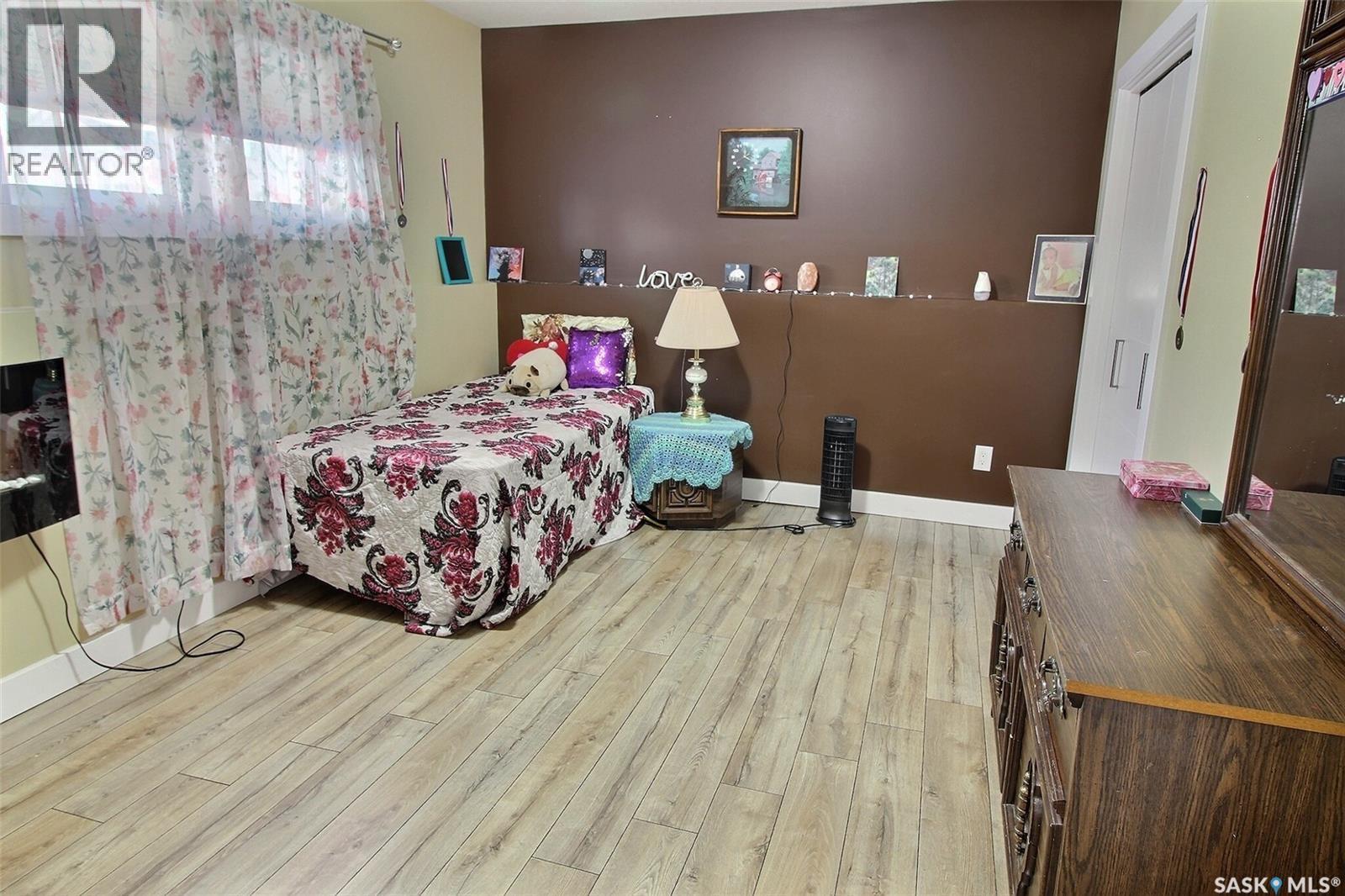857 Madsen Place, Prince Albert, SK - Indoor Photo Showing Bedroom
