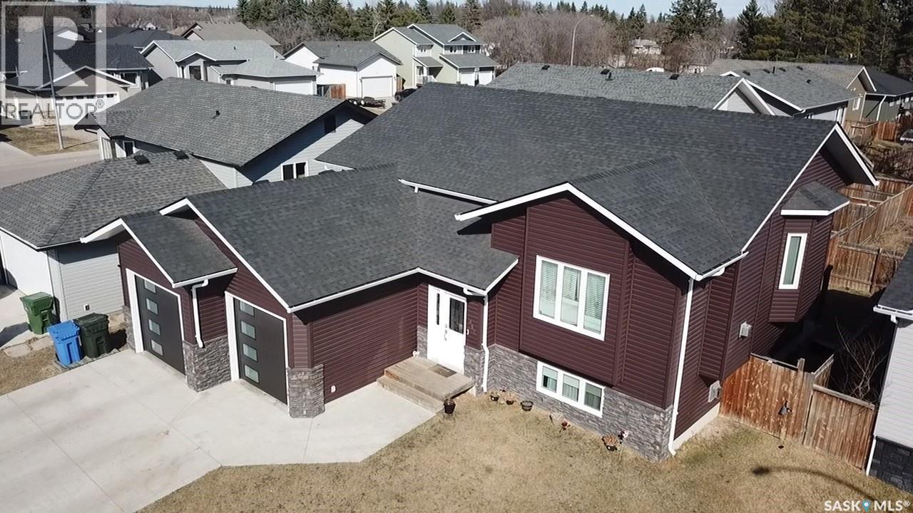 857 Madsen Place, Prince Albert, SK - Outdoor