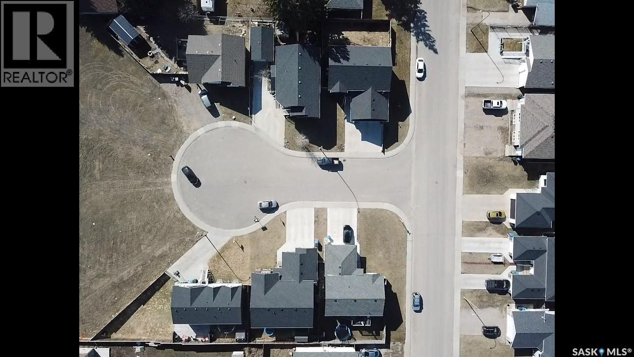 857 Madsen Place, Prince Albert, SK -