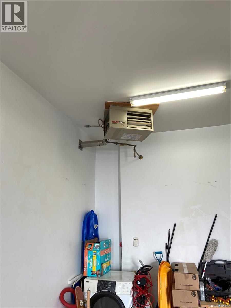 857 Madsen Place, Prince Albert, SK - Indoor Photo Showing Garage