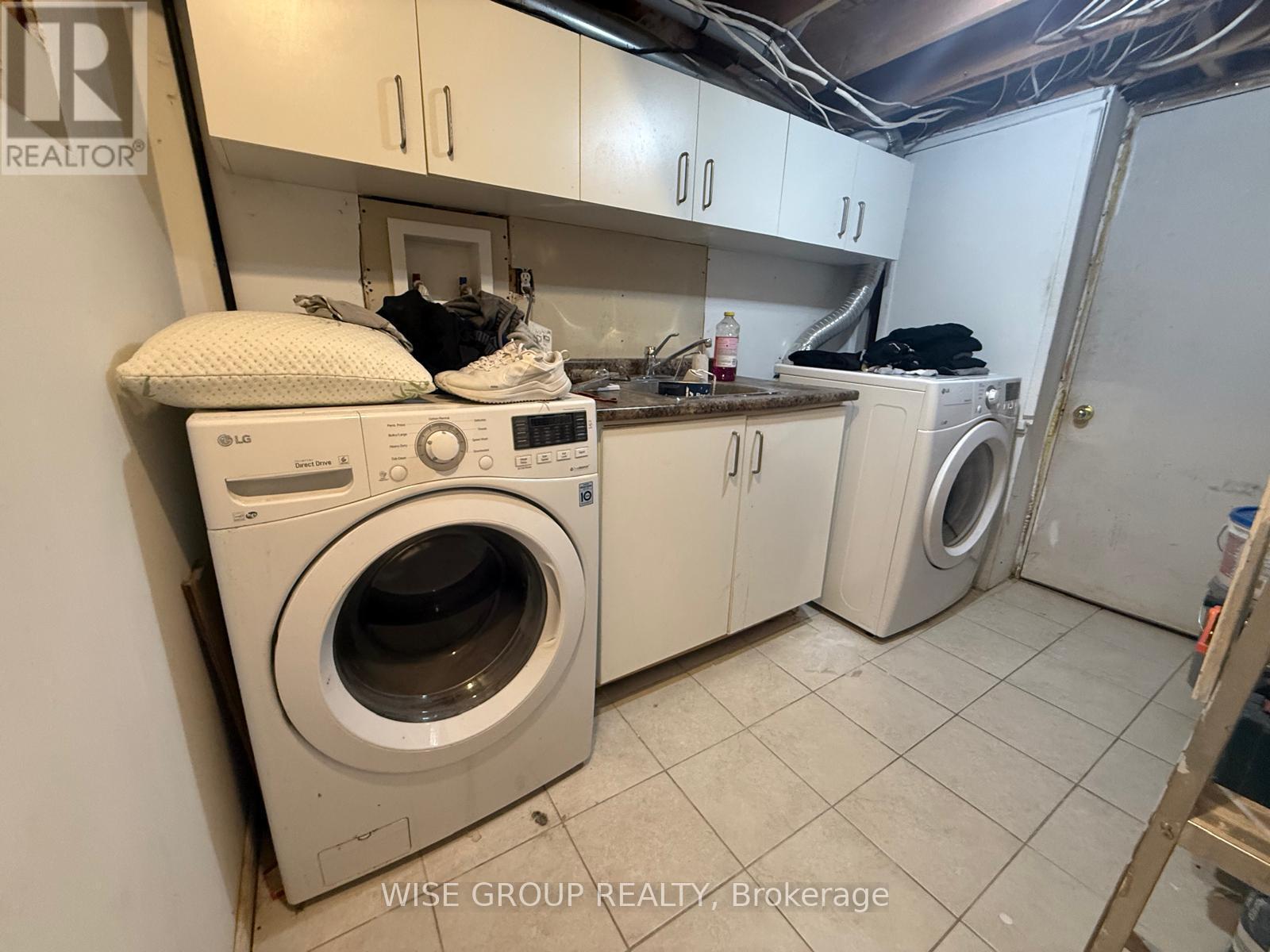 Basement - 55 Purdy Crescent, Toronto, ON - Indoor Photo Showing Laundry Room